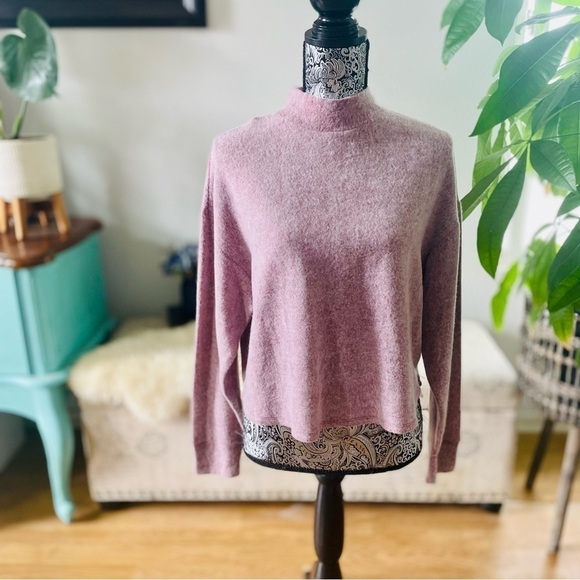 🏷️ 4/$25 NWT Socialite Super Soft Brushed Mock Neck Pullover Sweater in Wine M - Picture 3 of 7